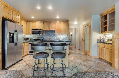 Bend House | Rustic Pet-Friendly Second Floor Condo