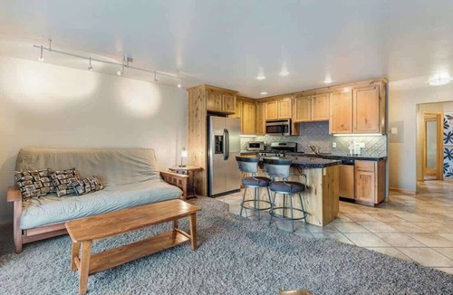 Bend Condo | Rustic Pet-Friendly Second Floor Condo
