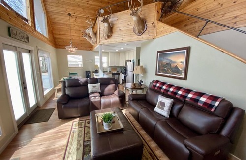 Pangburn Cabin | Rustic River Cabin: Your Slice of Heaven: ALL REASONABLE OFFERS CONSIDERED