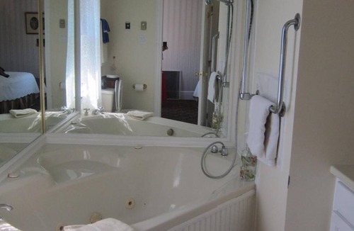 Head of Jeddore Hotel | Salmon River Country Inn