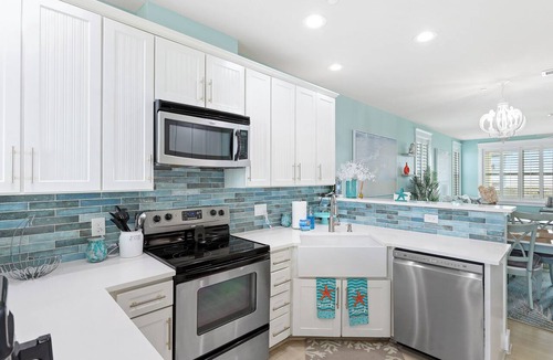 Red Fish Cove Condo | Salt & Light -Book 5+ nights and get 15% discount. 3BD/3BA. Sleeps 9