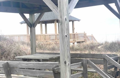 Kill Devil Hills Cottage | Sea Captain's Cottage 2; Oceanfront Cottage Court