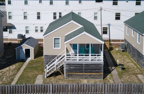 Kill Devil Hills Cottage | Sea Captain's Cottage 3 (Oceanfront Cottage Court)