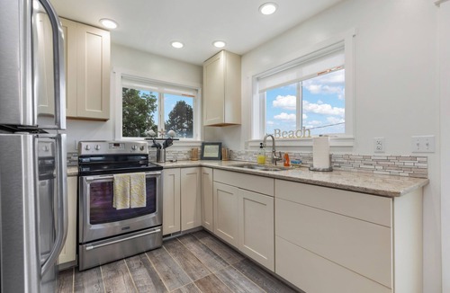 Maxwelton House | Sea-Esta I Charming Getaway I SLEEPS 4