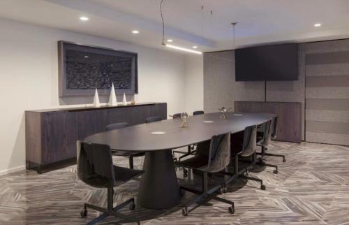 Seaport District Apartment | Seaport Apartment Fireplace Gym & Pool Access
