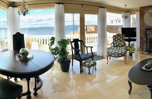 Alki Villa | Seattle Ocean View Luxury Beach Penthouse! Free breakfast, parking, AC/WiFi