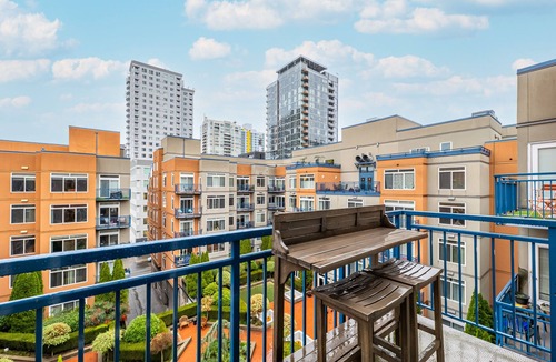 Belltown Condo | Seattle's Mid-Century Belltown Penthouse w/Parking spot