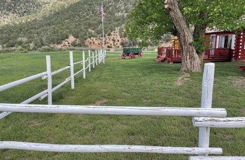 Cotopaxi House | Secluded Colorado Ranch on 140 Acres Near Salida