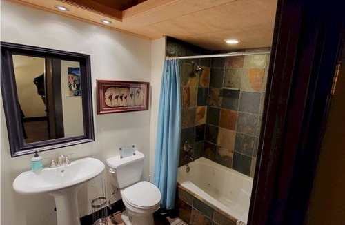 Midway Cabin | Secluded Mountain Property