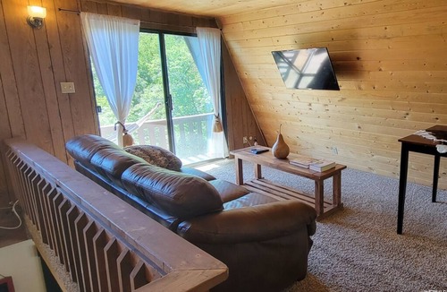 Midway Cabin | Secluded Mountain Property