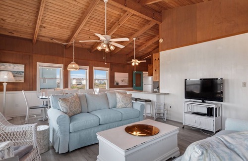 Kitty Hawk House | SEMI OCEANFRONT, Steps to the Beach, Unobstructed Amazing Ocean Views. Remodeled