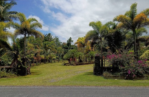 Keaau Cottage | Serene 1-bedroom modern cottage in Keaau perfect for a relaxing getaway.