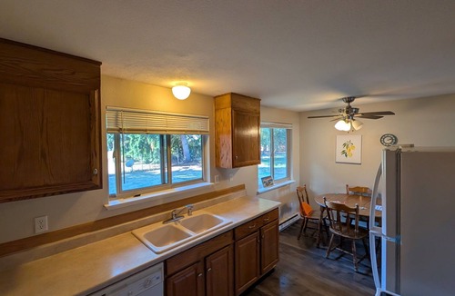 Fort Lewis House | Serene 2-bedroom townhome in charming Spanaway perfect for relaxing