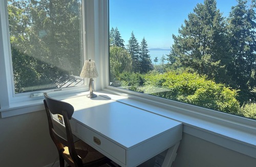 Edgemoor House | Serene Coastal Retreat - ocean views, privacy, prime location