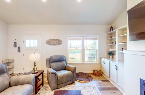 Aberdeen House | Serene Home - Hot Tub, Covered Patio, Dog-Friendly