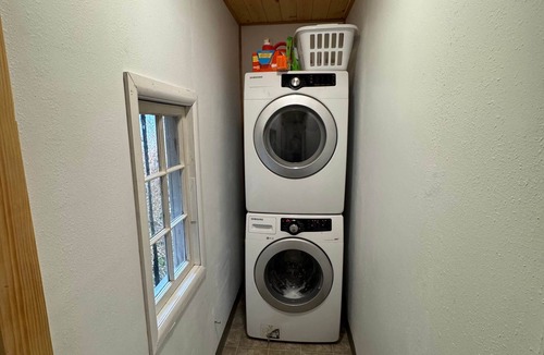 Cordova Apartment | Serenity Adventures - Harborview Lookout Loft