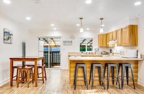 Ocean Park House | Single-level home with firepit & gas fireplace - walk to the beach 3 dogs OK