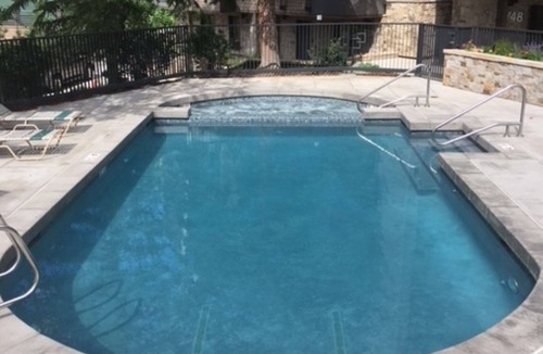 Aspen Condo | SKI -IN SKI-OUT TRAIL TO GONDOLA!1 BLK TO ASPEN CORE, NEW HEATED POOL/JACUZZI
