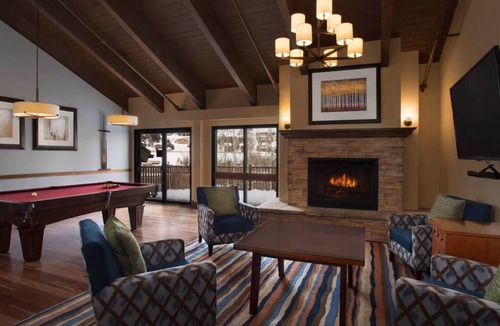 Vail Villa | Ski Retreat 2BR Marriott Villa Evergreen Sleeps 8