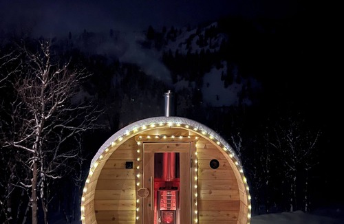 Midway Cabin | SkyBreak Prairie Home Experience