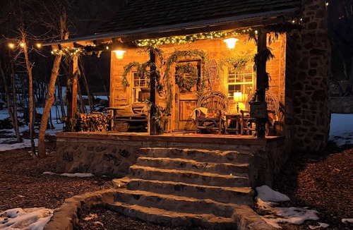 Midway Cabin | SkyBreak Prairie Home Experience