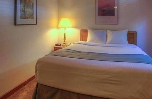 Baldy Mountain Resort | Sleeps 10 | Lux Resort | Concierge | Fireplace