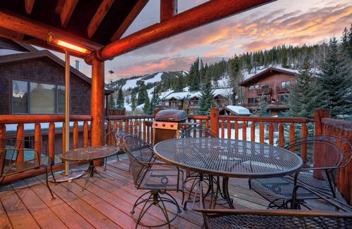 Old Town House | Slopeside Chalet 106 I Hot Tub I Great Views I Bunk Room I Discounted Attractions
