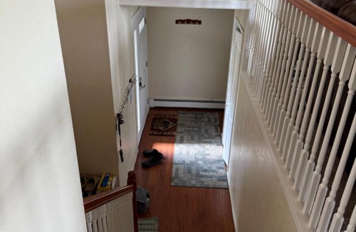 Bayshore - Klatt House | South Anchorage Marmot Nest home stay with shared bathroom