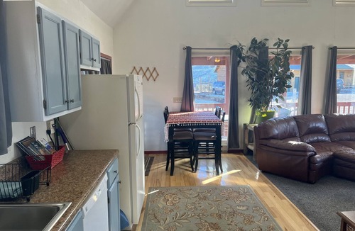 South Fork Cabin | South Fork Shangri-La! Quiet and clean retreat steps from the National Forest!