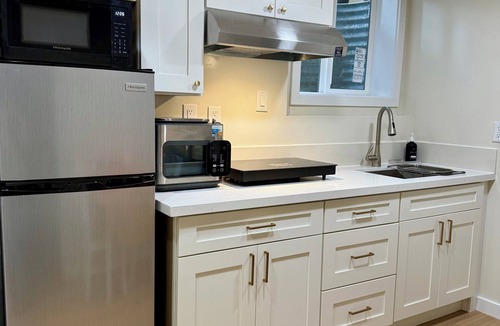 Edmonds Apartment | Spacious 1-bedroom guest suite in charming Edmonds near Light Rail, freeway