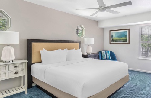Sea Scape Hotel | Spacious 2BR Loft Suite w/Kitchen 1.1 Miles to Kitty Hawk Beach & Fishing Lakes