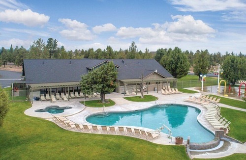 Redmond Apartment | Spacious 3 BR | Eagle Crest