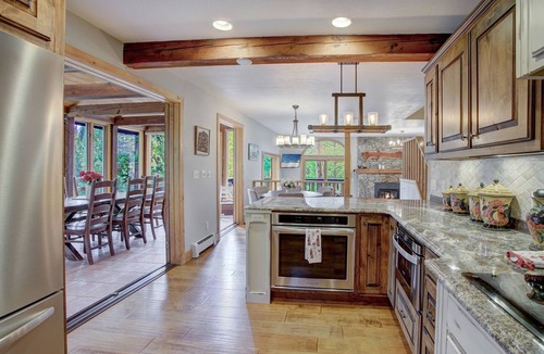 Blue River House | Spacious 3-Story Breck Mountain Home - Pet-Friendly, Peak 10 Views & Hot Tub