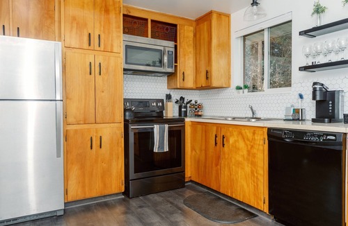 Logan House | Spacious 3bd 2bath Home Centrally Located Near USU and Downtown