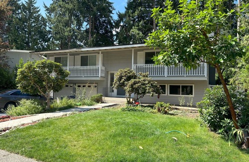 Kingsgate House | Spacious 4-Bedroom Peaceful House, Ample Parking, Near Microsoft & Google Campus