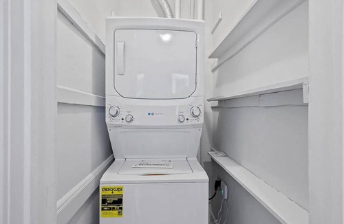 Albany Apartment | Spacious 4‑Bedroom Vacation Rental – First‑Floor Home Near Downtown Albany