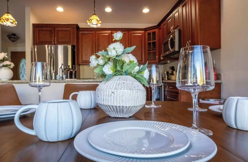 Matthews Beach House | Spacious 4b2b house/Partial lake views/Backyard