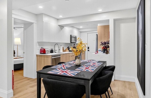 Inman Square Apartment | Spacious 4BR| MIT & Harvard| Subway| Sleeps 12