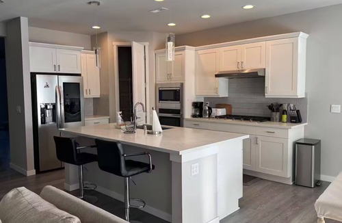 Smokey Point House | Spacious 5-bedroom house in awesome Marysville with AC