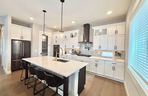 Bryn Mawr-Skyway House | Spacious 5-bedroom house in gorgeous Seattle less than 15 minutes from stadium