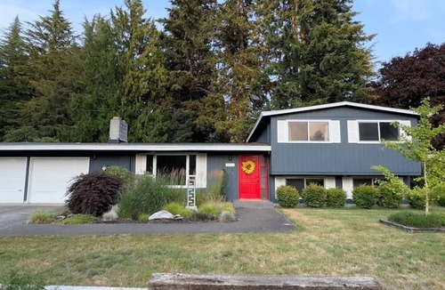 Olympia House | Spacious 5BR Olympia retreat with private yard, pond, near Capitol and trails