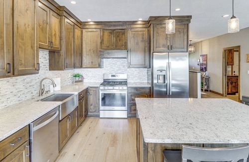 Alexandria House | Spacious 6BR Lake Victoria Retreat w/Private Dock