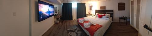 Pickering Apartment | Spacious Basement Lower Suite 3BR Unit ,1 King 2 Queen Beds 2 Car Parkings