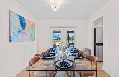 Palm Beach - West Palm Beach House | Spacious Beach Retreat | Private Pool | Pickleball