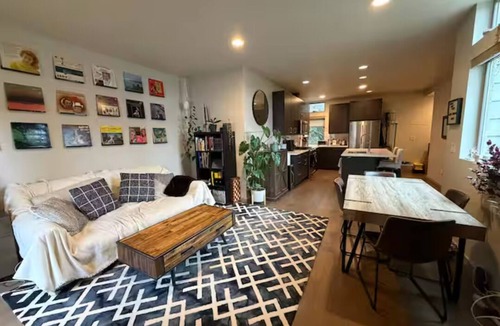 Fairmount Park House | Spacious, Bright, Private 2 bed 2 bath w Massive Rooftop Deck