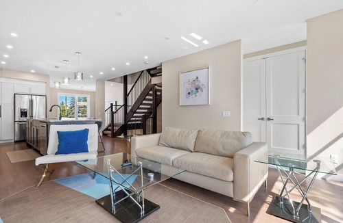 Southwest Calgary House | Spacious Central 4BR Duplex with 2 Car Garage & Downtown View from Rooftop Patio