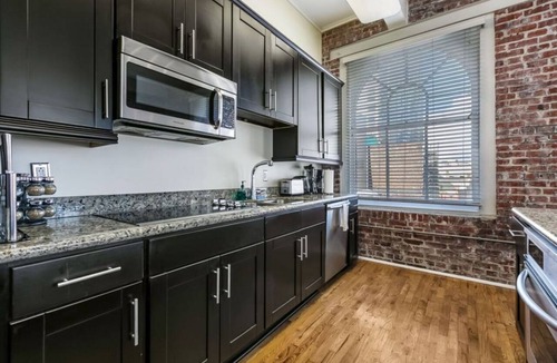 Central Business District Hotel | Spacious Condo Steps from French Quarter and Bourbon St