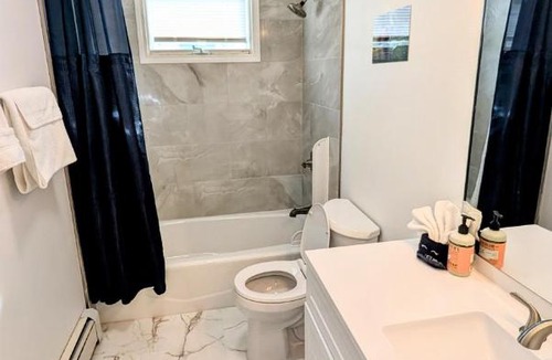 Downtown Anchorage Apartment | Spacious Downtown 2-bdrm Apartment