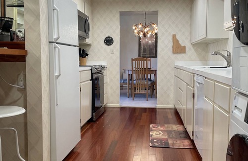 Boise Condo | Spacious Downtown Condo-St. Luke's, Courthouse, City Center
