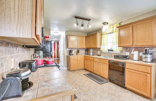 Denham Springs House | Spacious Family-Friendly Home in Denham Springs!